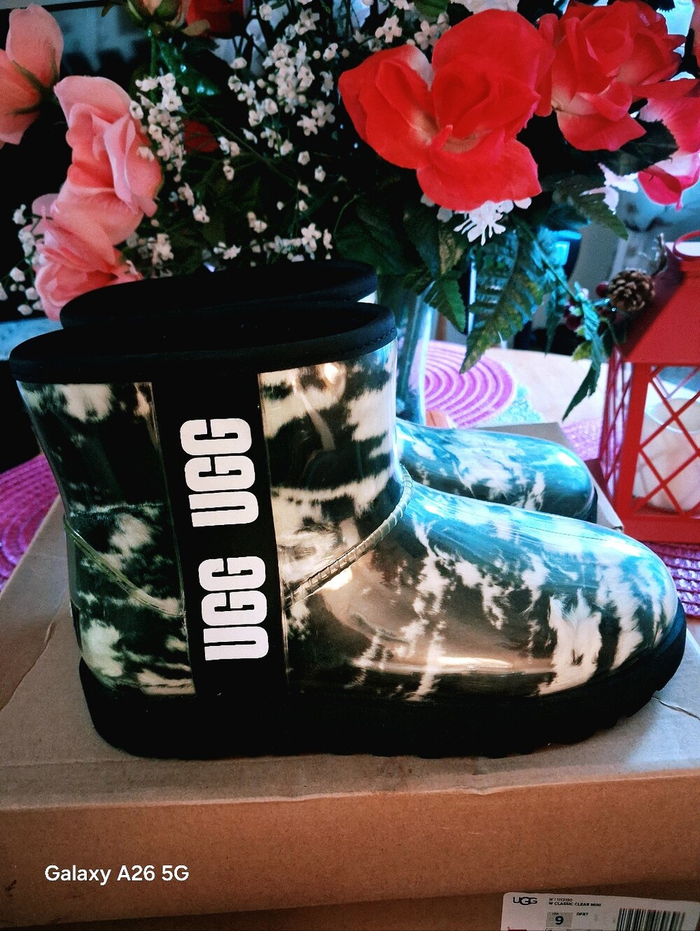UGG Kids Black & White Marble Tie-Dye Classic Clear Winter Boot 6Y =7.5 Womens